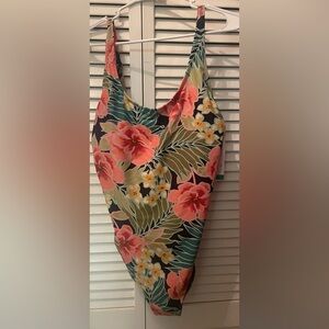 Hurley women’s one piece swimsuit. Size XL.
